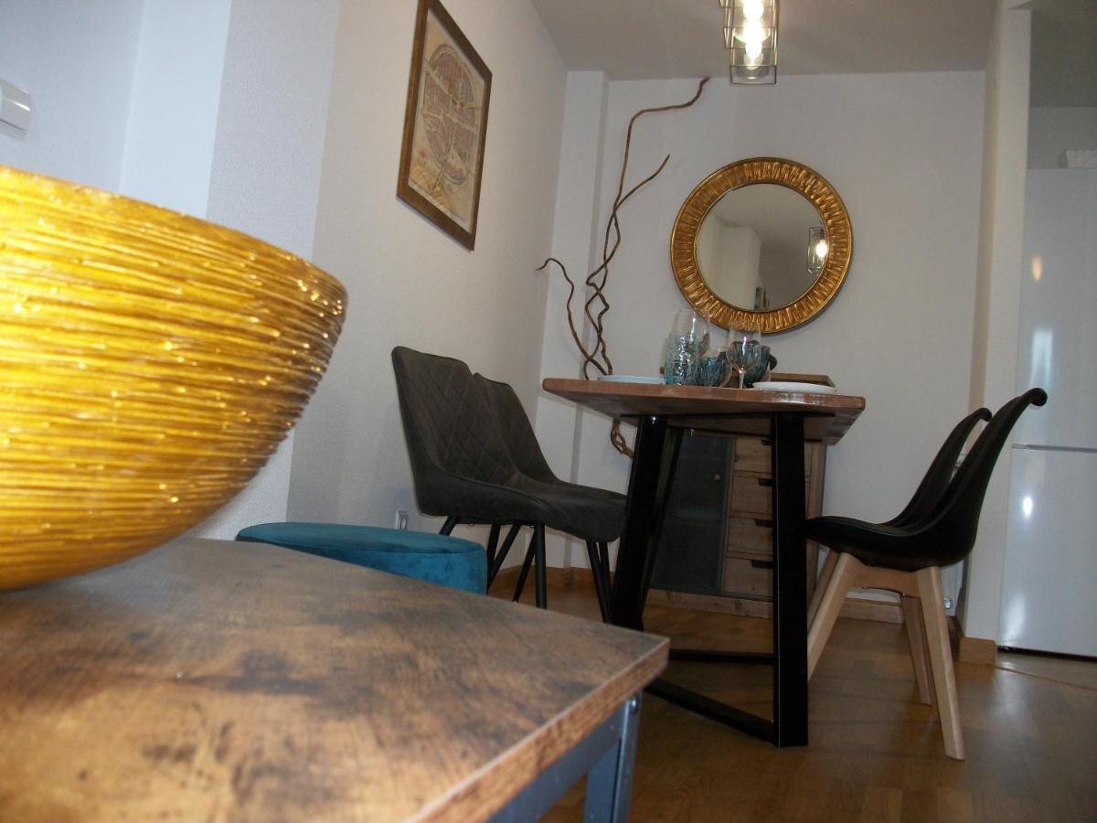 Vega-Aranda Apartment Fresnillo de Las Duenas Bagian luar foto